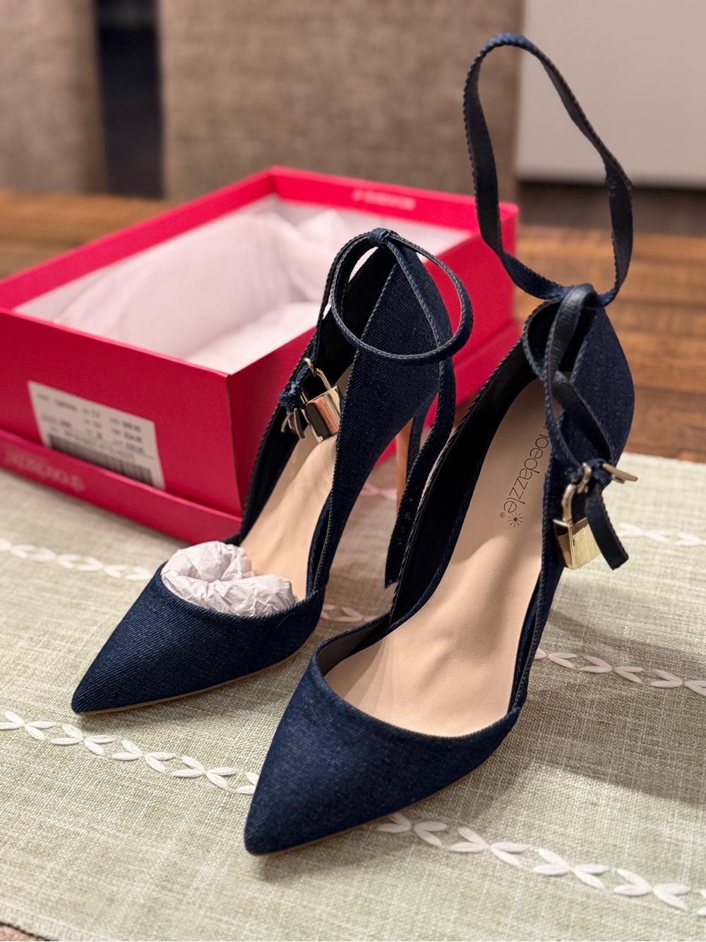 ShoeDazzle “Cinthya” Denim Heels – Size 7.5 – NEW in Box